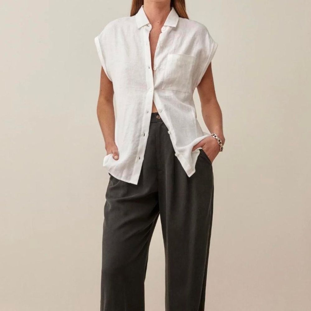 New with tags Reformation Maira linen button down sleeveless top, size small.